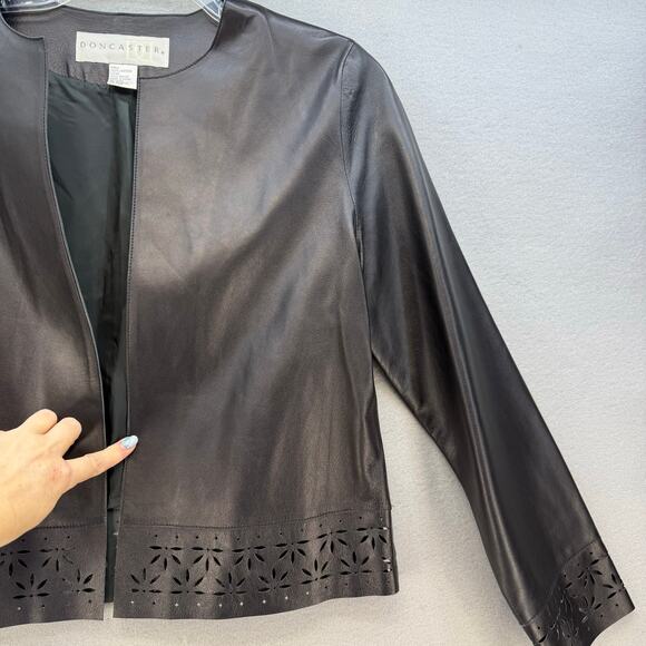 Doncaster Leather Jacket Women's 10 Black Open Leather Laser Cut Trim Lined EUC - Picture 2 of 12